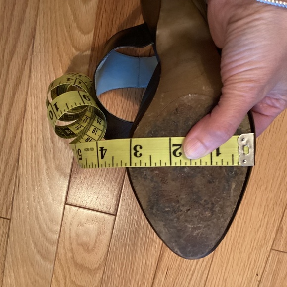 Leather Heels with Velcro Strap, black, size 36.5 (equivalent to 6.5 US) - Picture 9 of 9